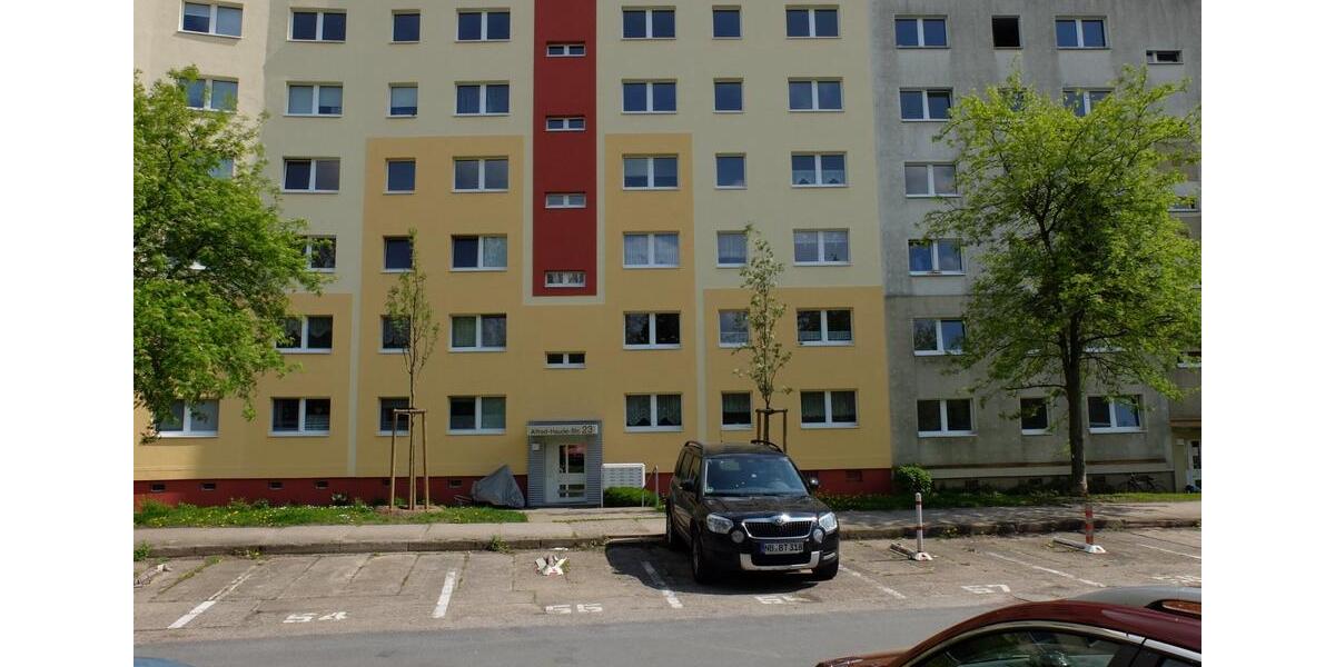 Etagenwohnung Neubrandenburg Datzeberg - 3 Zimmer, 69 m&sup2;, 330&euro; | Angebot:23484282
