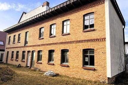 Haus Neustrelitz - 1 Zimmer, 424 m&sup2;, 400.000&euro; | Angebot:25770343