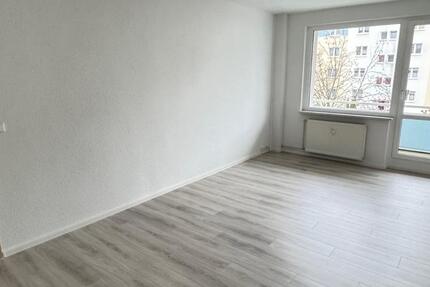 Wohnung Neubrandenburg Carlshöhe - 3 Zimmer, 66 m&sup2;, 370&euro; | Angebot:25918371