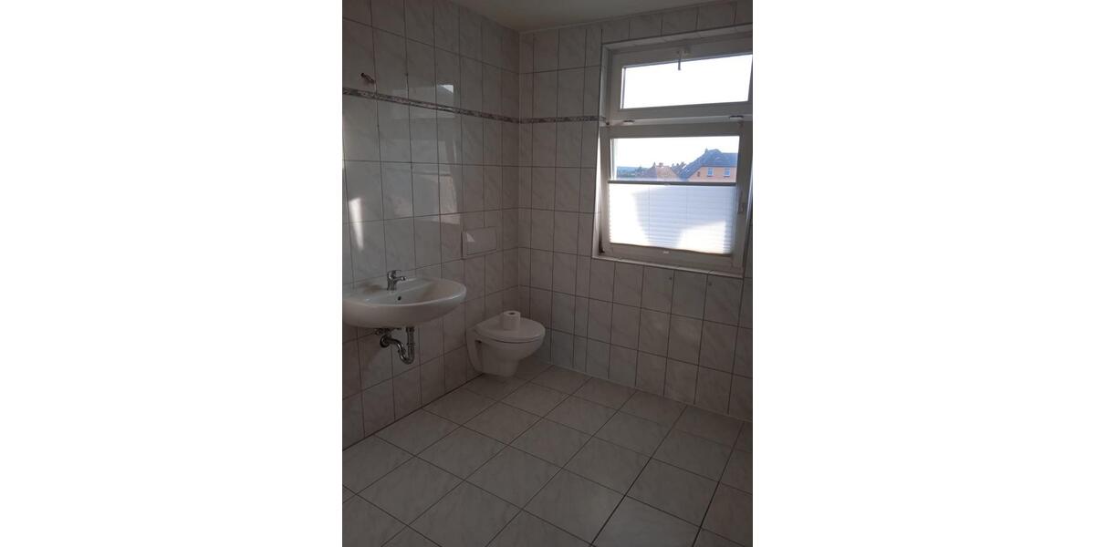 Dachgeschoßwohnung Penzlin - 3 Zimmer, 80 m&sup2;, 600&euro; | Angebot:25363146