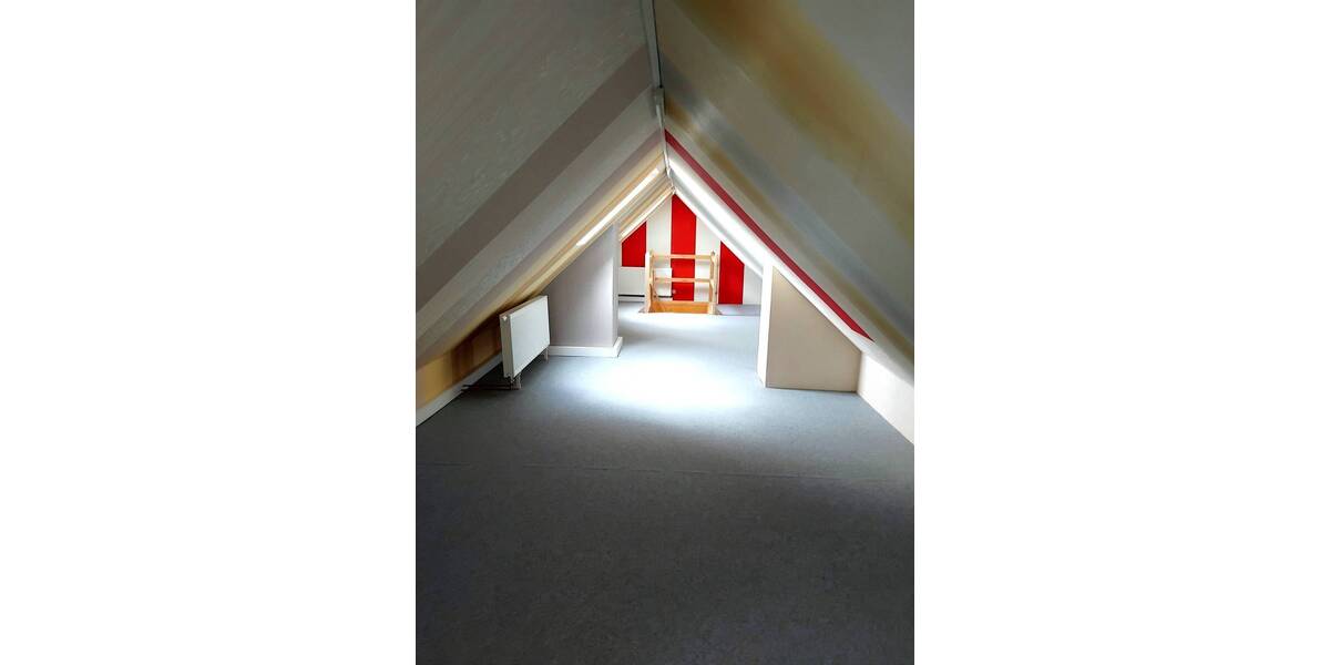 Etagenwohnung Neubrandenburg Vogelviertel - 5 Zimmer, 124 m&sup2;, 1.100&euro; | Angebot:25727501