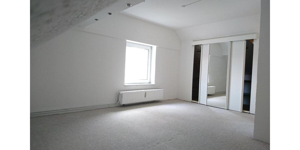 Dachgeschoßwohnung Stavenhagen - 2 Zimmer, 56 m&sup2;, 390&euro; | Angebot:25783170