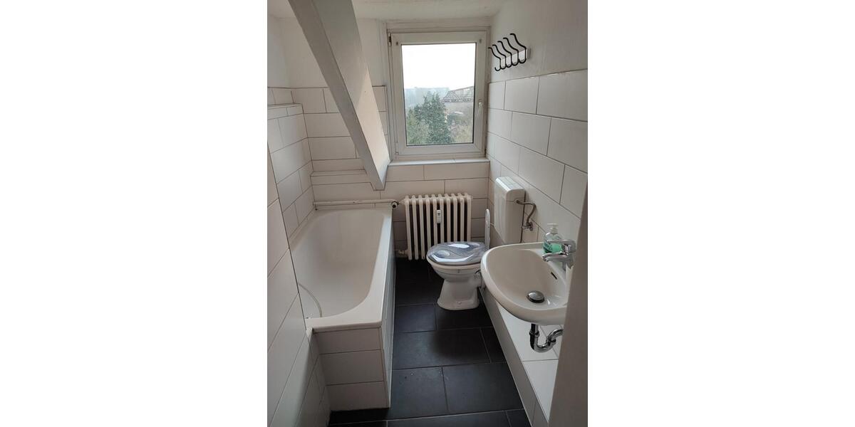 Dachgeschoßwohnung Neubrandenburg - 3 Zimmer, 50 m&sup2;, 350&euro; | Angebot:25544536