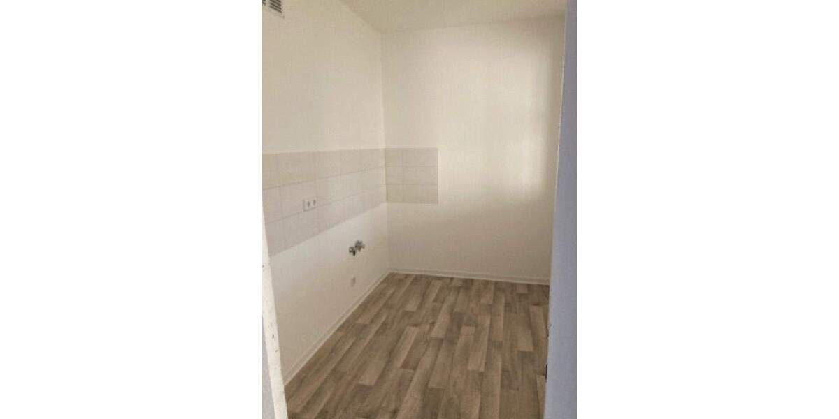 Etagenwohnung Neubrandenburg Oststadt - 3 Zimmer, 64 m&sup2;, 391&euro; | Angebot:25739843