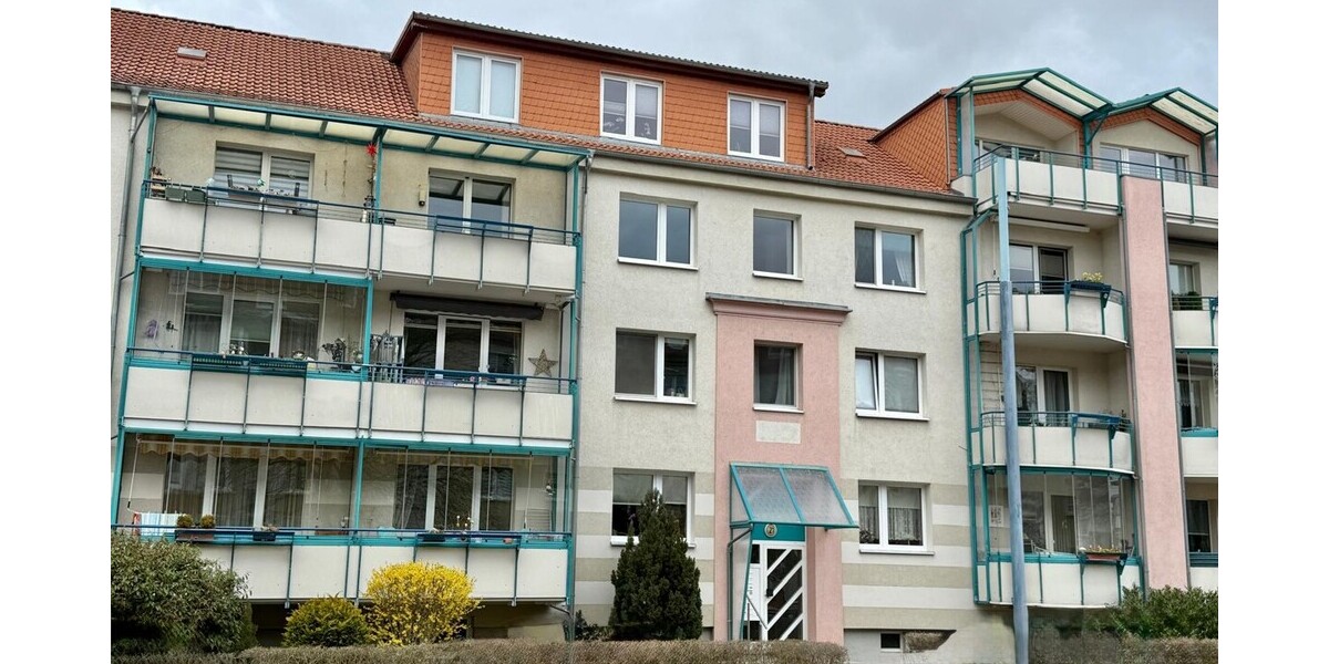 HORN IMMOBILIEN++RESERVIERT! Neubrandenburg, 4-Raum Eigentumswohnung, modernisiert, EBK und Stellplatz -bezugsfrei- - Etagenwohnung Neubrandenburg | Angebot:26019014