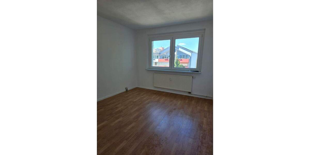 Etagenwohnung Neubrandenburg Oststadt - 4 Zimmer, 76 m&sup2;, 320&euro; | Angebot:25739783