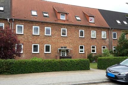 Wohnung Neubrandenburg Datzeberg - 2.5 Zimmer, 49 m&sup2;, 320&euro; | Angebot:26069180