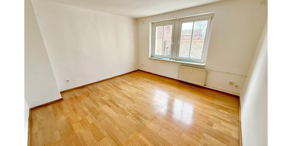 HORN IMMOBILIEN++RESERVIERT! Neubrandenburg Zentrum, helle 3-Raum Eigentumswohnung, EBK, Keller & Parkfläche - Etagenwohnung Neubrandenburg | Angebot:25916612