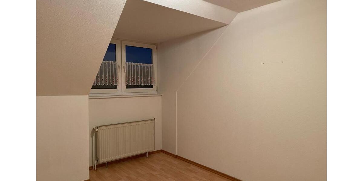Dachgeschoßwohnung Neustrelitz - 2 Zimmer, 63 m&sup2;, 425&euro; | Angebot:25757650