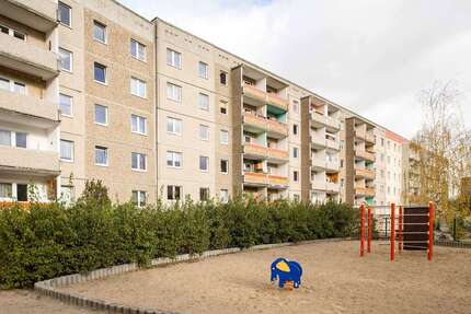 Wohnung Neubrandenburg Reitbahnviertel - 3 Zimmer, 60 m&sup2;, 237&euro; | Angebot:26739255