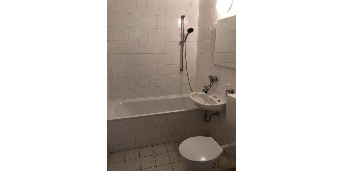 Etagenwohnung Neubrandenburg - 3 Zimmer, 62 m&sup2;, 320&euro; | Angebot:18970918