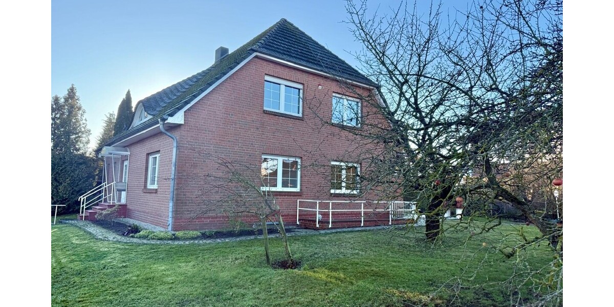 HORN IMMOBILIEN++ 2 km bis Neubrandenburg, großes Einfamilienhaus mit vielen Extras - Einliegerwohnung möglich - Einfamilienhaus Neuendorf Neuendorf | Angebot:24625005