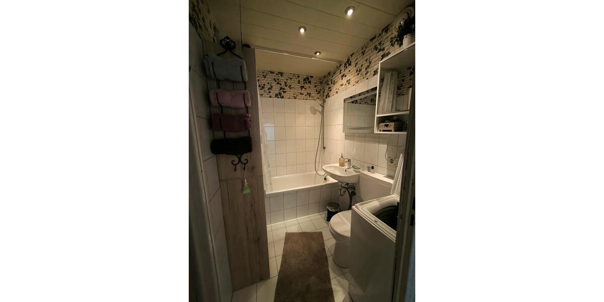 Etagenwohnung Neubrandenburg Carlshöhe - 4 Zimmer, 75 m&sup2;, 500&euro; | Angebot:26496687