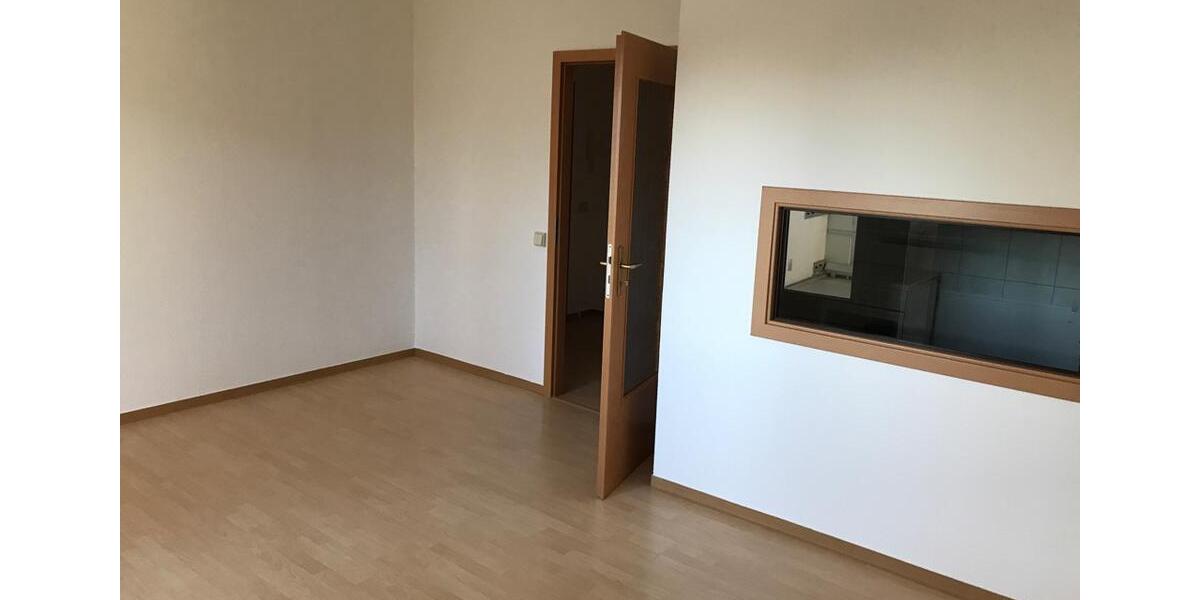 Etagenwohnung Neubrandenburg - 3 Zimmer, 62 m&sup2;, 320&euro; | Angebot:15430278