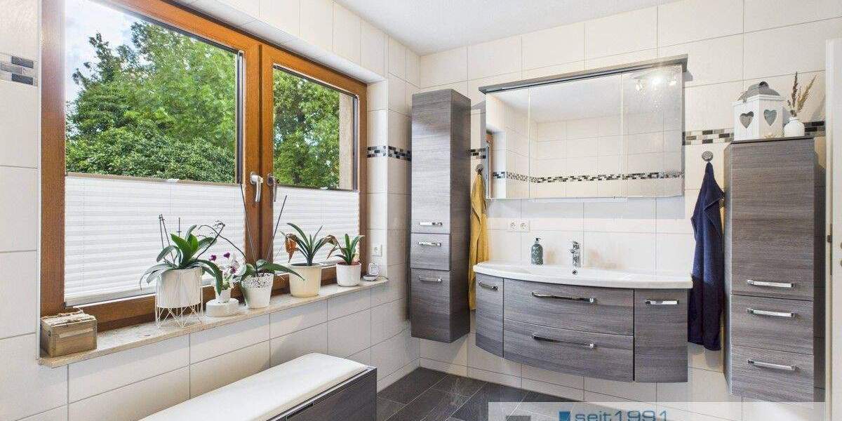 Doppelhaushälfte Hohenmocker - 4 Zimmer, 148 m&sup2;, 230.000&euro; | Angebot:25769307