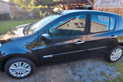 Renault Clio 181.000 km 2.500 &euro; Burg Stargard 17094