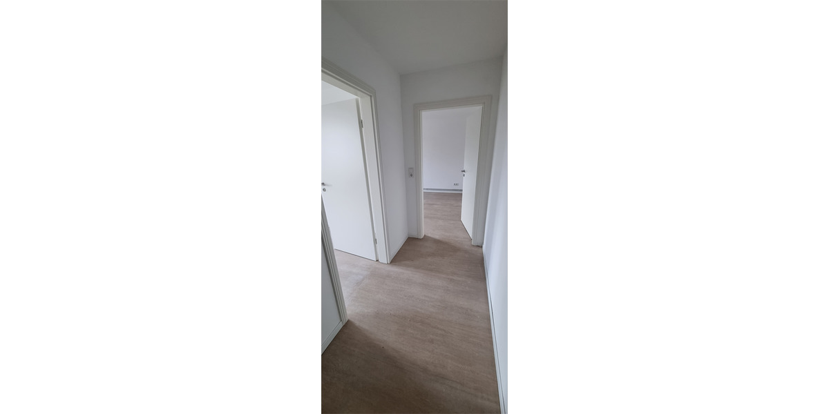 Etagenwohnung Neustrelitz - 4 Zimmer, 110 m&sup2;, 1.098&euro; | Angebot:23225600