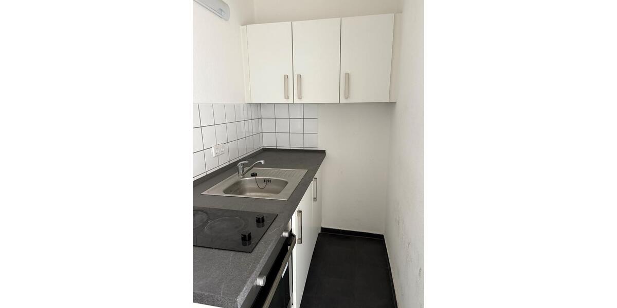 Etagenwohnung Neubrandenburg - 1 Zimmer, 24 m&sup2;, 250&euro; | Angebot:25975622