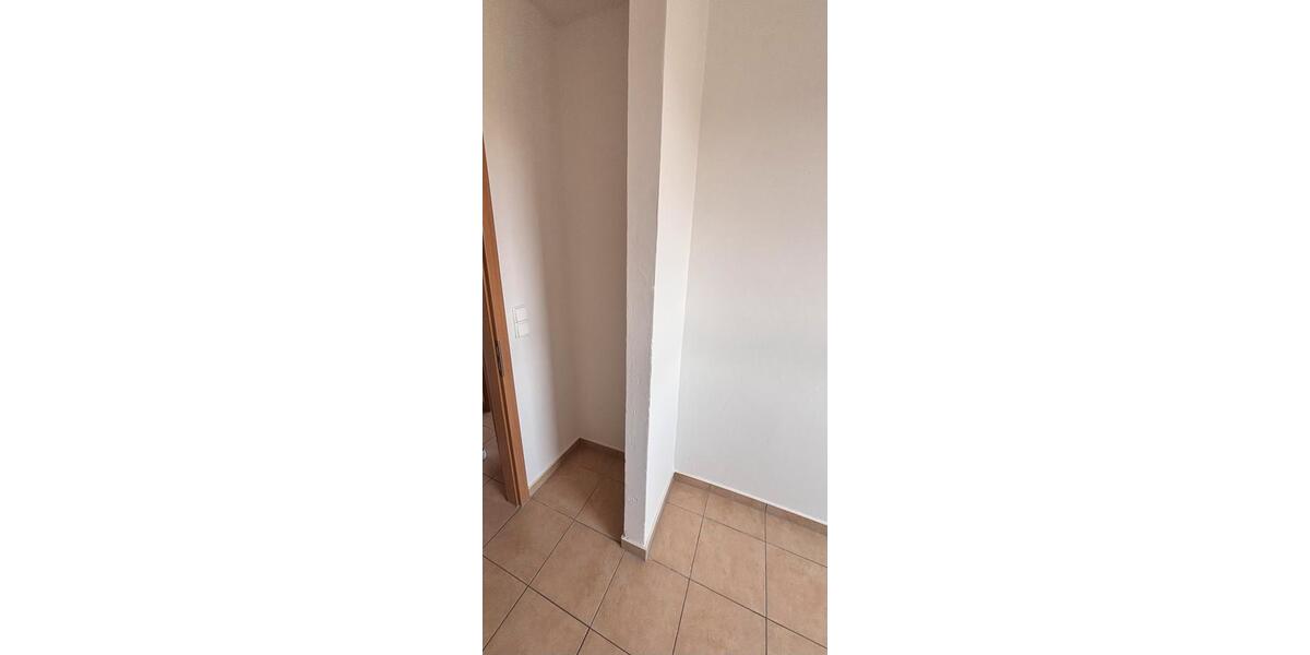 Etagenwohnung Neustrelitz - 4 Zimmer, 76 m&sup2;, 680&euro; | Angebot:24475580
