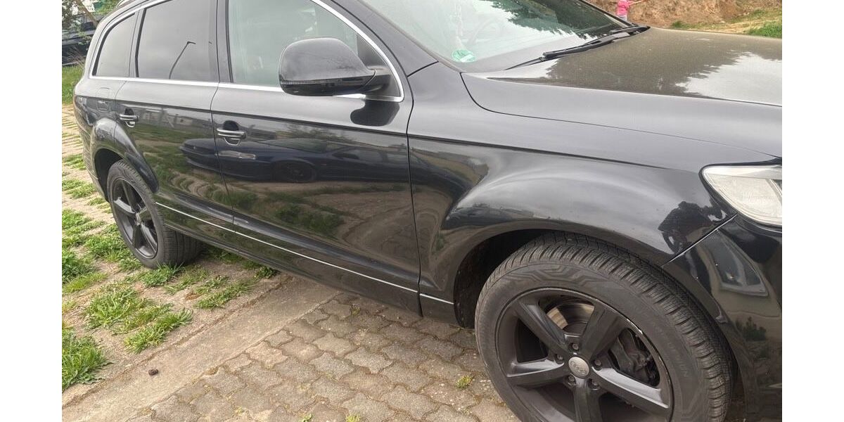 Audi Q7 275.000 km 7.999 &euro; Cölpin 17094