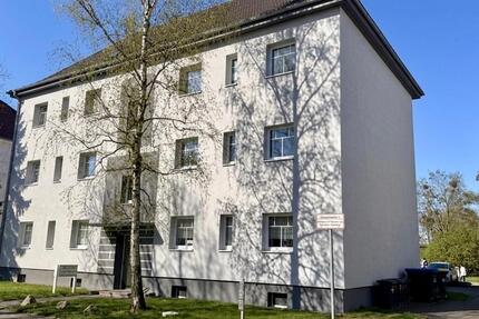HORN IMMOBILIEN++ RESERVIERT! Neustrelitz, Mehrfamilienhaus mit 6 WE, Balkone, Stellplätze und Keller -vermietet- - Haus Neustrelitz | Angebot:26379461