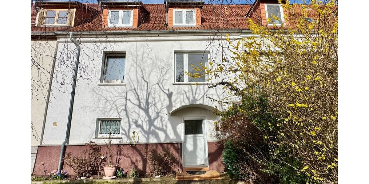 HORN IMMOBILIEN ++ interessantes Haus in Neustrelitz ruhige und historische Lage - Reihenmittelhaus Neustrelitz | Angebot:26199634