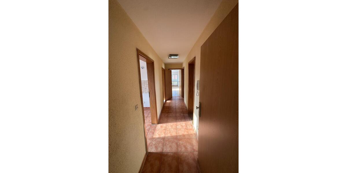 Dachgeschoßwohnung Neustrelitz - 3 Zimmer, 59 m&sup2;, 415&euro; | Angebot:25853532