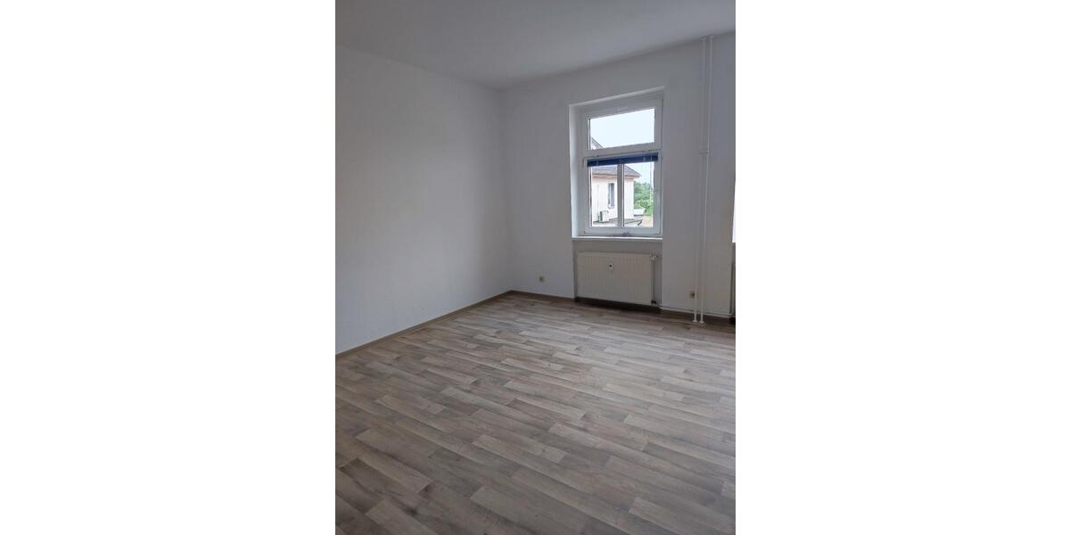 Etagenwohnung Friedland - 4 Zimmer, 100 m&sup2;, 580&euro; | Angebot:25081148