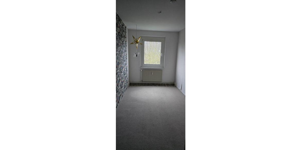 Etagenwohnung Burg Stargard - 4 Zimmer, 80 m&sup2;, 400&euro; | Angebot:24587937