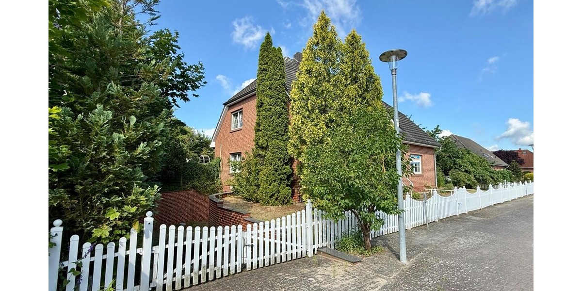 HORN IMMOBILIEN++ 2 km bis Neubrandenburg, großes Einfamilienhaus mit vielen Extras - Einliegerwohnung möglich - Einfamilienhaus Neuendorf Neuendorf | Angebot:26978905