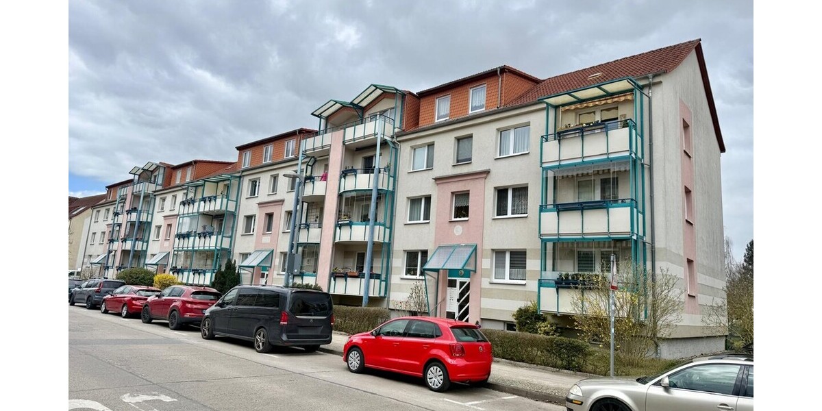 HORN IMMOBILIEN++RESERVIERT! Neubrandenburg, 4-Raum Eigentumswohnung, modernisiert, EBK und Stellplatz -bezugsfrei- - Etagenwohnung Neubrandenburg | Angebot:26019014