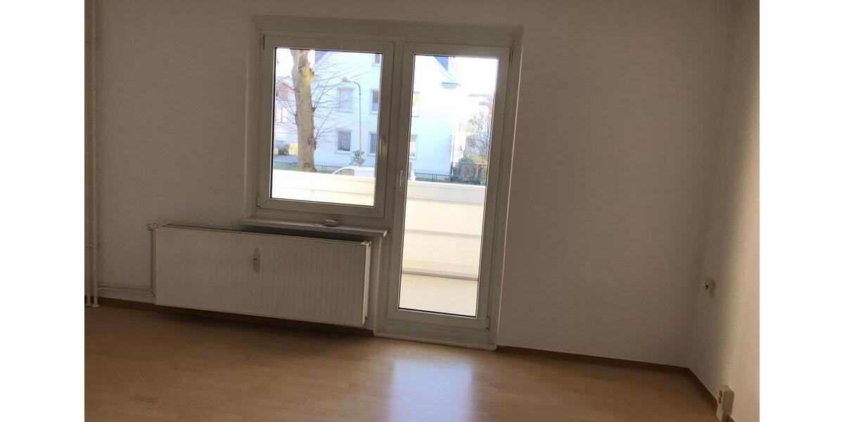 Etagenwohnung Neubrandenburg - 3 Zimmer, 62 m&sup2;, 320&euro; | Angebot:15430278