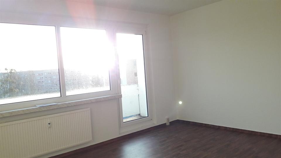 Etagenwohnung Neustrelitz - 3 Zimmer, 62 m&sup2;, 339&euro; | Angebot:23860211