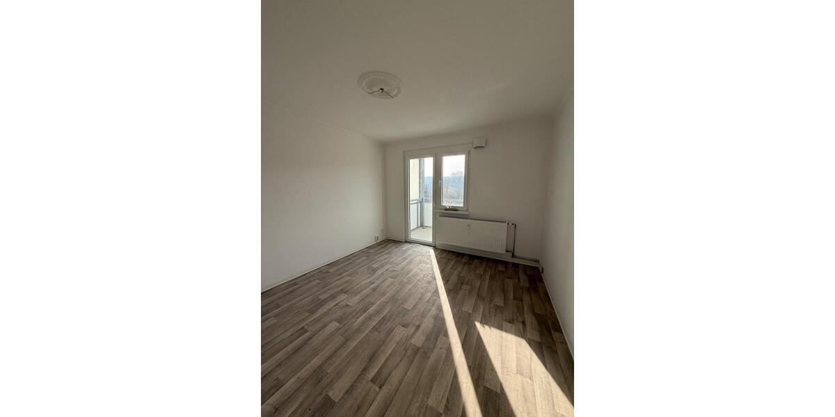 Etagenwohnung Burg Stargard - 3 Zimmer, 69 m&sup2;, 412&euro; | Angebot:22742423
