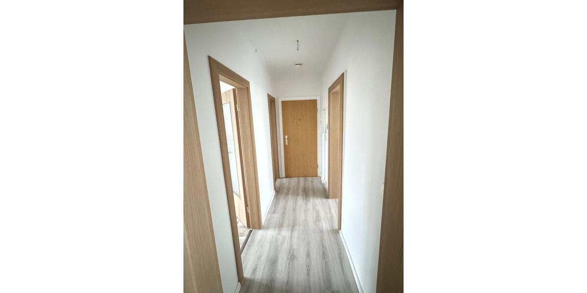 Etagenwohnung Neubrandenburg Carlshöhe - 3 Zimmer, 66 m&sup2;, 370&euro; | Angebot:25918371