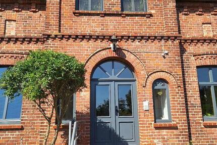 Haus Rosenow - 12 Zimmer, 403 m&sup2;, 360.000&euro; | Angebot:26033346