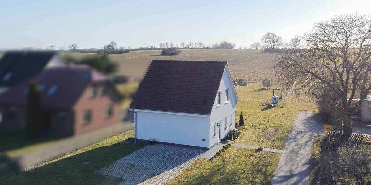 Einfamilienhaus Feldberger Seenlandschaft Neuhof - 4 Zimmer, 100 m&sup2;, 299.000&euro; | Angebot:25985059