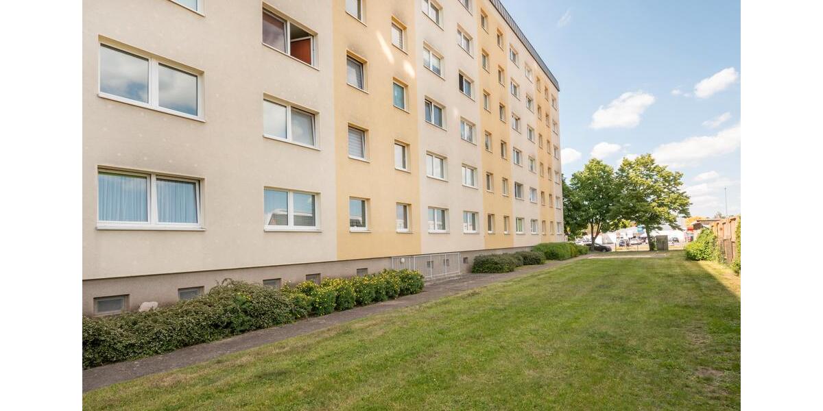 Etagenwohnung Neubrandenburg Datzeberg - 3 Zimmer, 63 m&sup2;, 339&euro; | Angebot:25988894