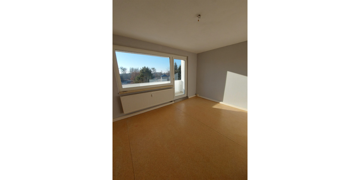 Etagenwohnung Neustrelitz - 3 Zimmer, 63 m&sup2;, 345&euro; | Angebot:24609901