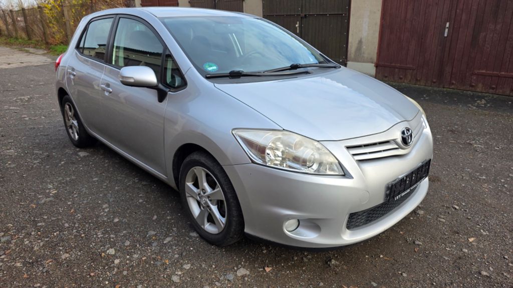 Toyota Auris 98.900 km 6.600 &euro; Neubrandenburg 17036