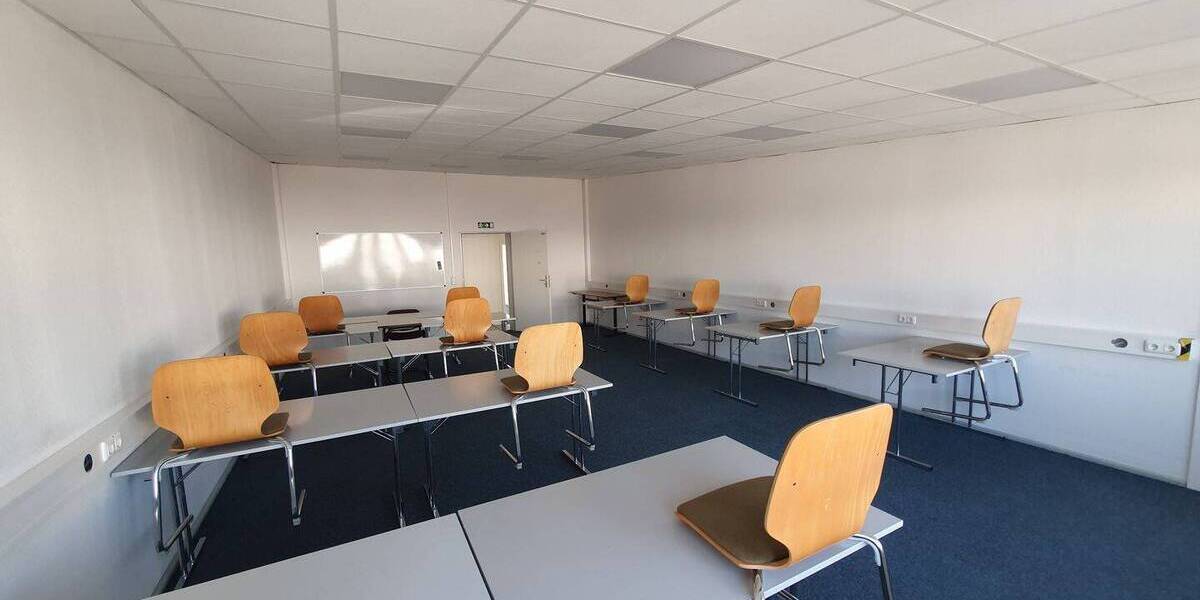 Gewerbeobjekt Neubrandenburg Fritscheshof - 5 Zimmer, 260 m&sup2;, 1.700&euro; | Angebot:25780115