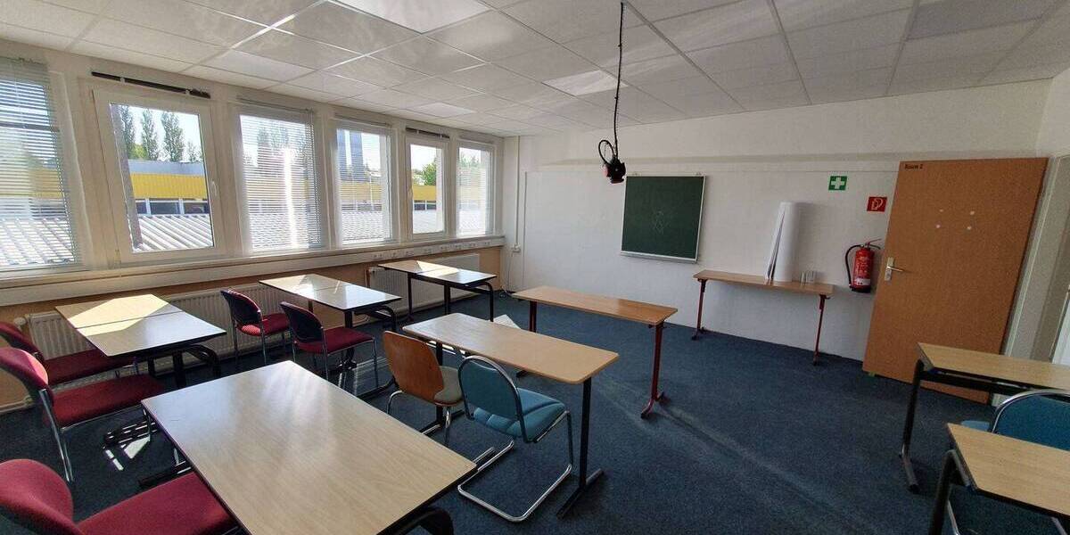 Gewerbeobjekt Neubrandenburg Fritscheshof - 5 Zimmer, 260 m&sup2;, 1.700&euro; | Angebot:25780115