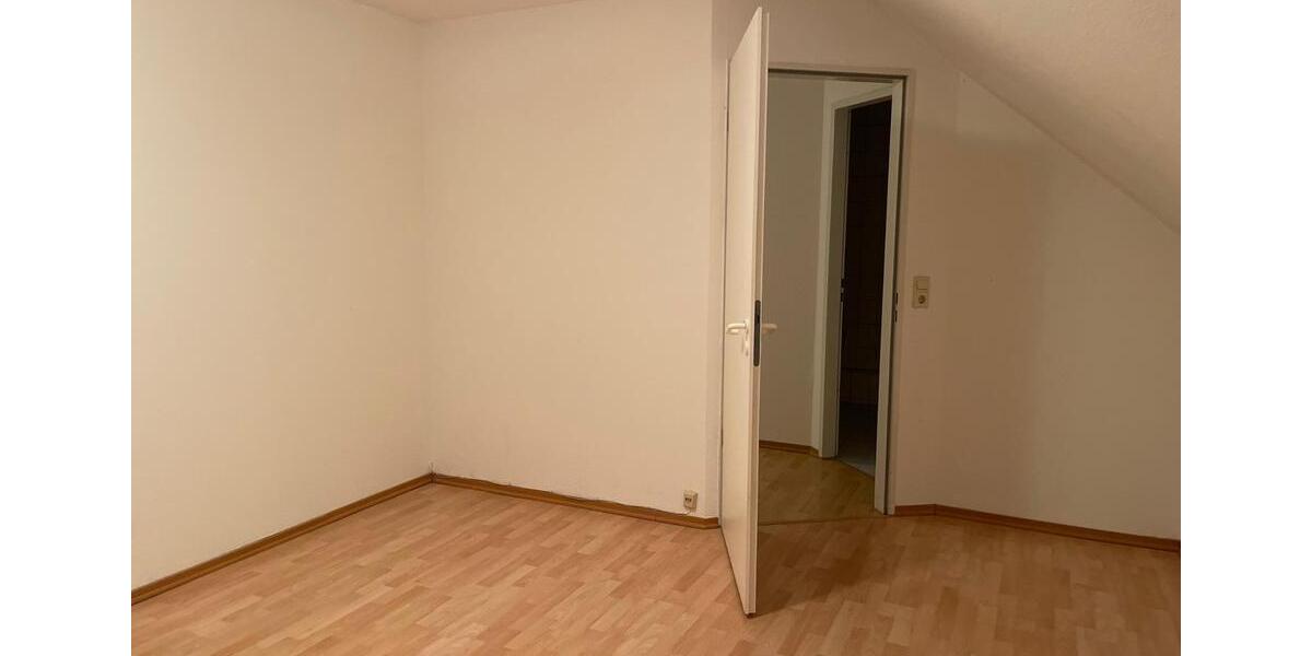 Dachgeschoßwohnung Neustrelitz - 2 Zimmer, 63 m&sup2;, 425&euro; | Angebot:25757650