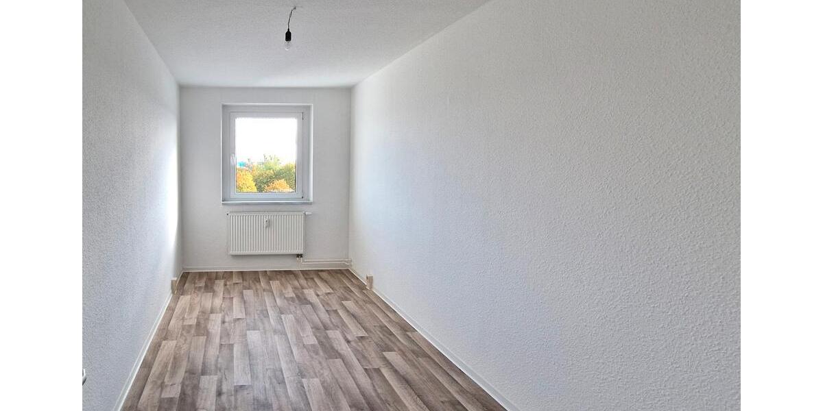 Etagenwohnung Neubrandenburg Carlshöhe - 4 Zimmer, 73 m&sup2;, 471&euro; | Angebot:25750668