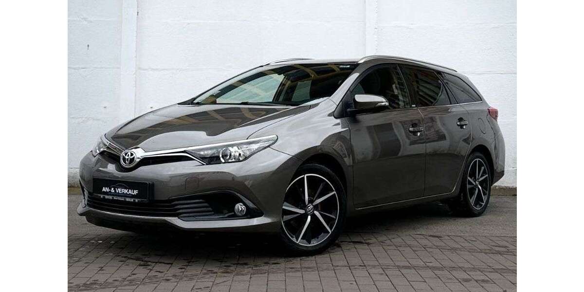 Toyota Auris 130.000 km 10.490 &euro; Neubrandenburg 17033