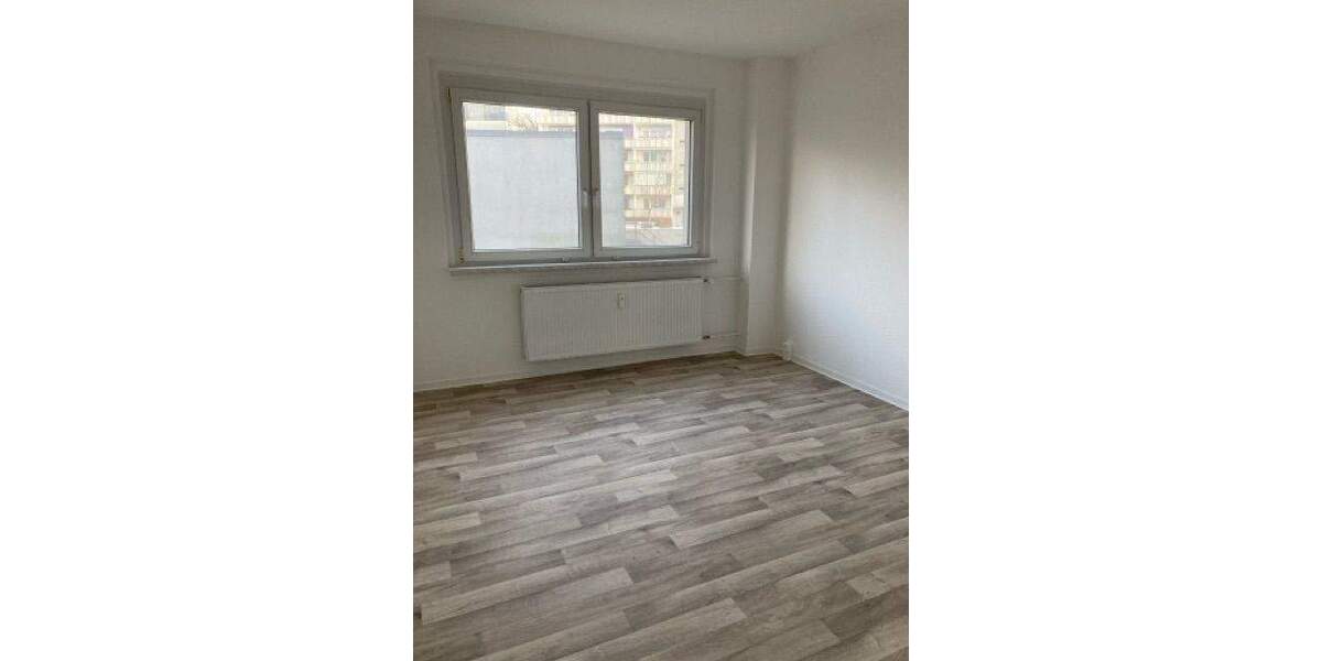 Etagenwohnung Neubrandenburg Oststadt - 3 Zimmer, 64 m&sup2;, 391&euro; | Angebot:25739843