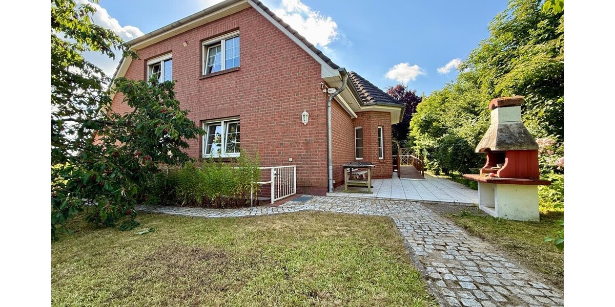 HORN IMMOBILIEN++ 2 km bis Neubrandenburg, großes Einfamilienhaus mit vielen Extras - Einliegerwohnung möglich - Einfamilienhaus Neuendorf Neuendorf | Angebot:26978905