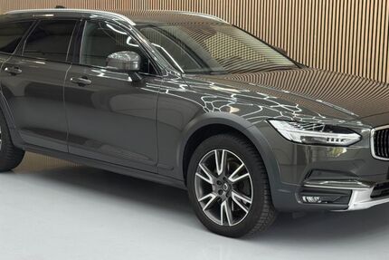 Volvo V90 Cross Country 244.100 km 21.990 &euro; Burg Stargard 17094