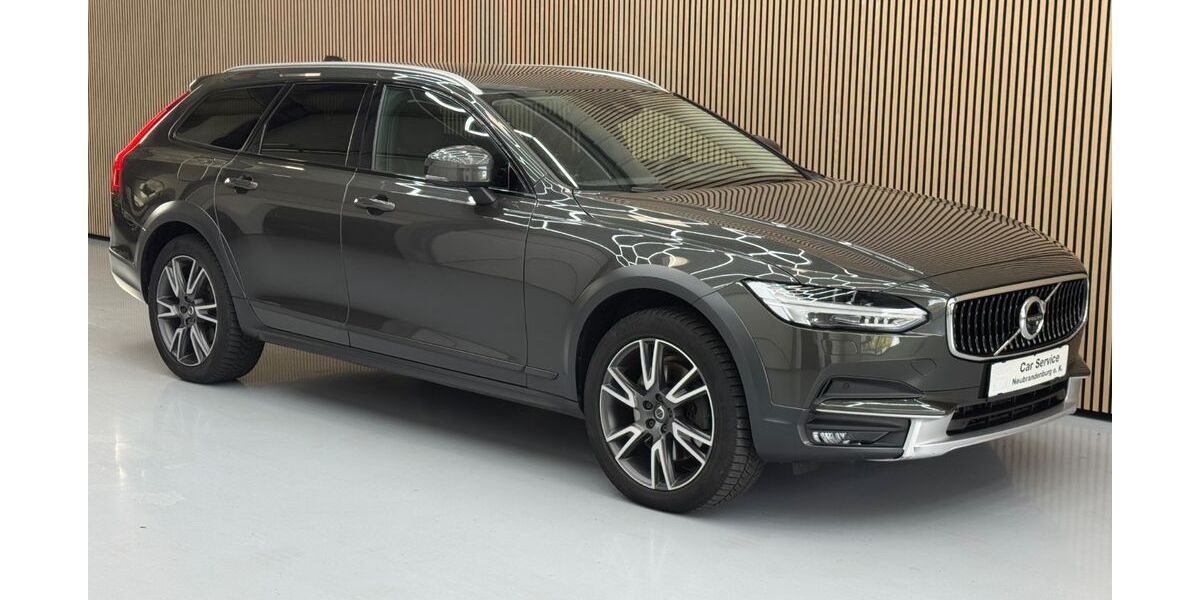 Volvo V90 Cross Country 244.100 km 21.990 &euro; Burg Stargard 17094