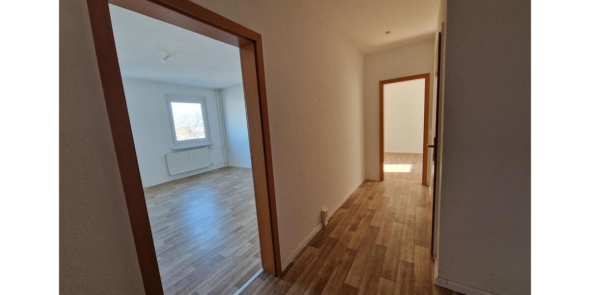 Etagenwohnung Neubrandenburg - 3 Zimmer, 66 m&sup2;, 413&euro; | Angebot:25999807